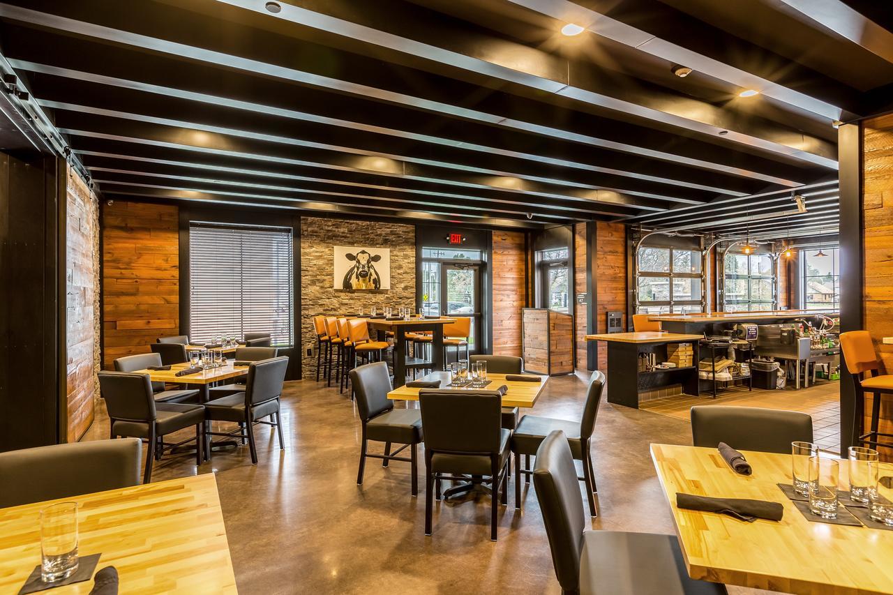 Cobblestone Hotel & Suites Hartford Exteriör bild