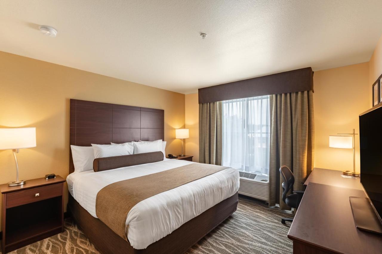 Cobblestone Hotel & Suites Hartford Exteriör bild