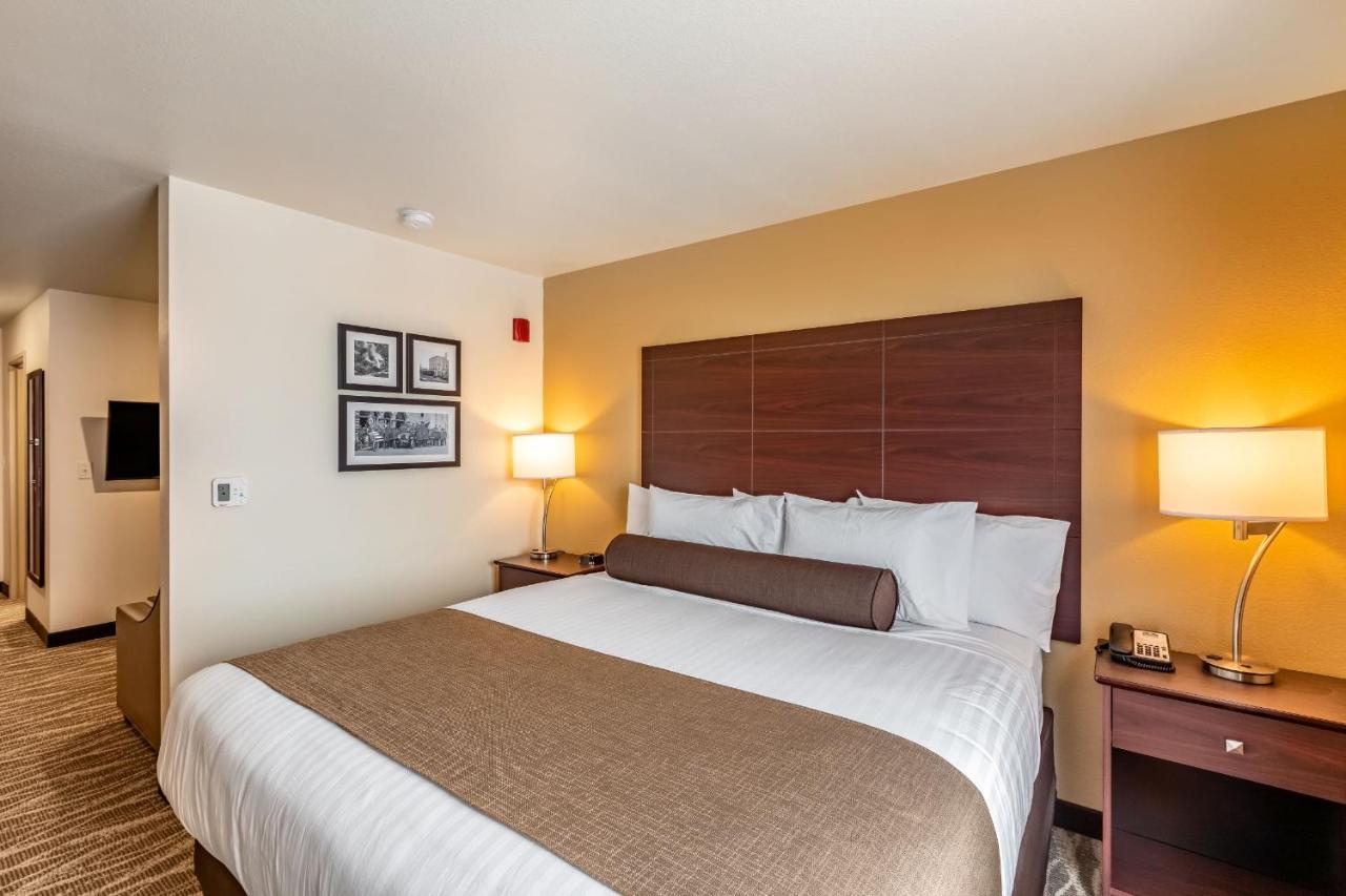 Cobblestone Hotel & Suites Hartford Exteriör bild
