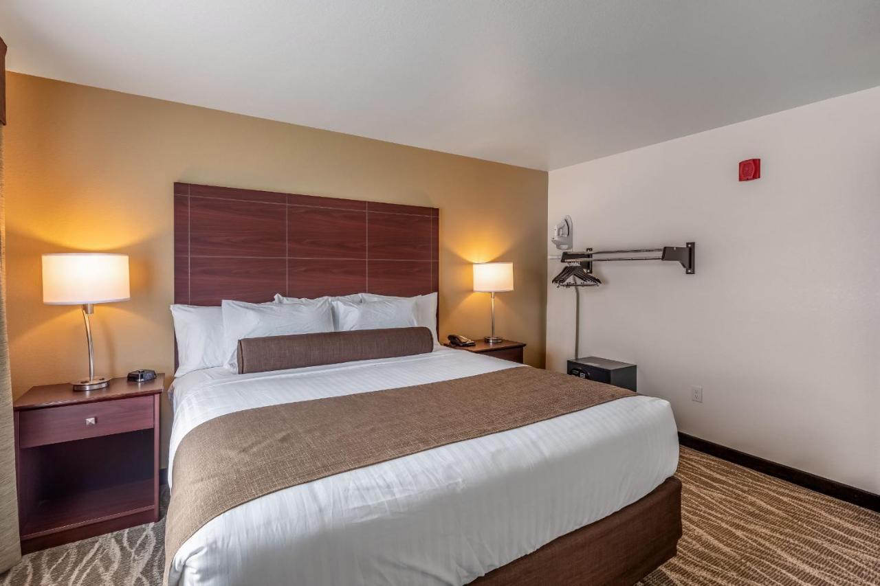 Cobblestone Hotel & Suites Hartford Exteriör bild