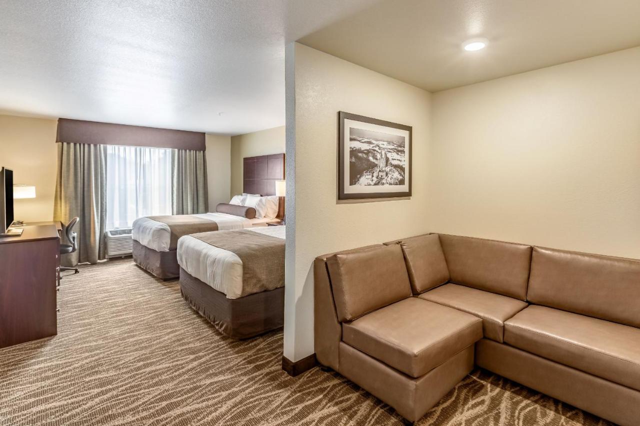 Cobblestone Hotel & Suites Hartford Exteriör bild